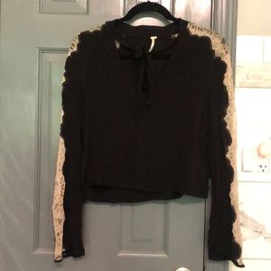 FREE PEOPLE LACE SLEEVES TOP
